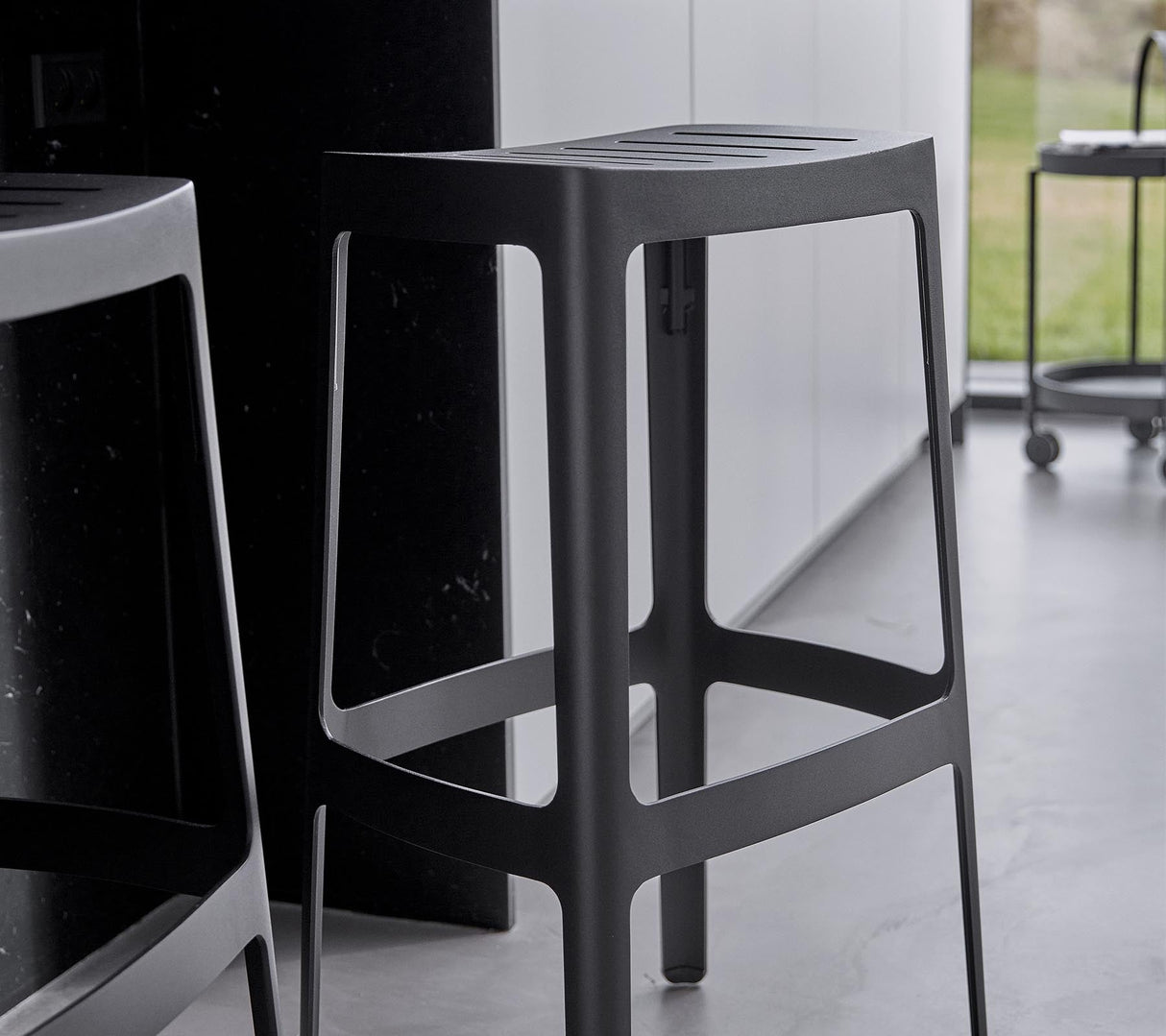Cut bar chair