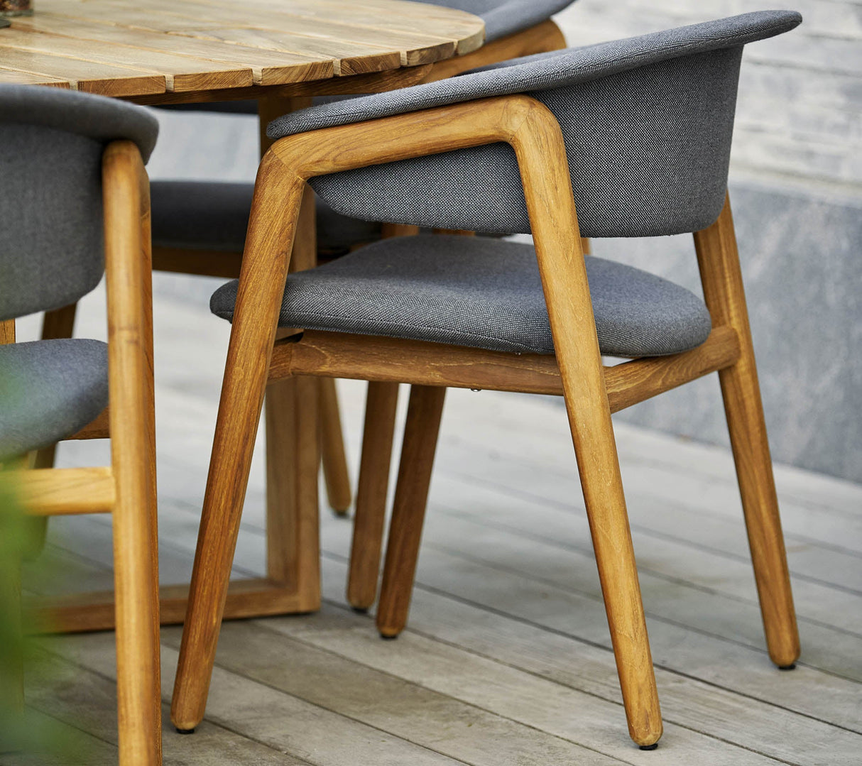 Luna armchair