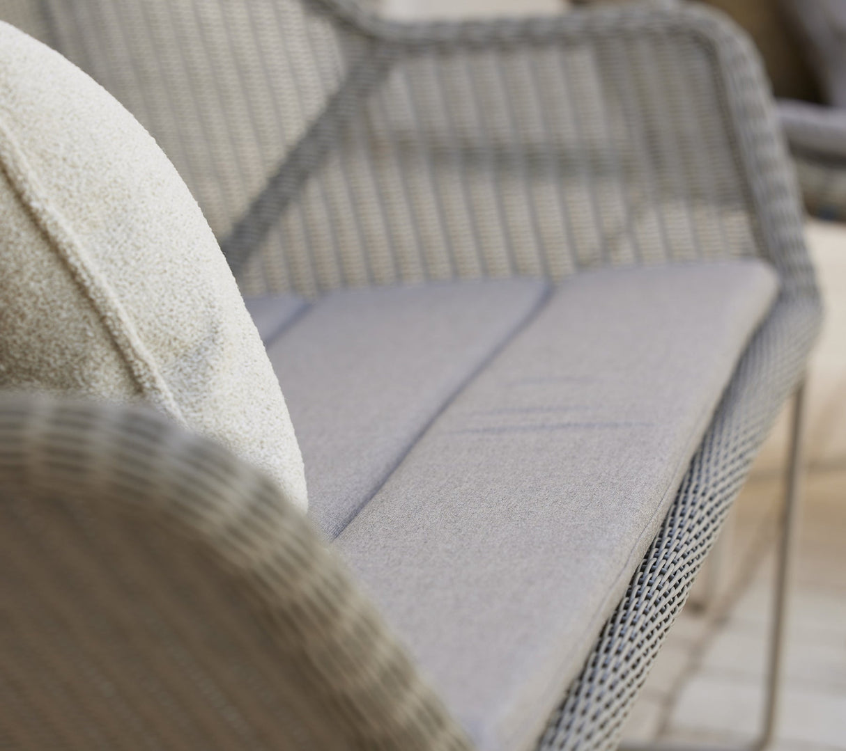 Breeze 2-seater sofa
