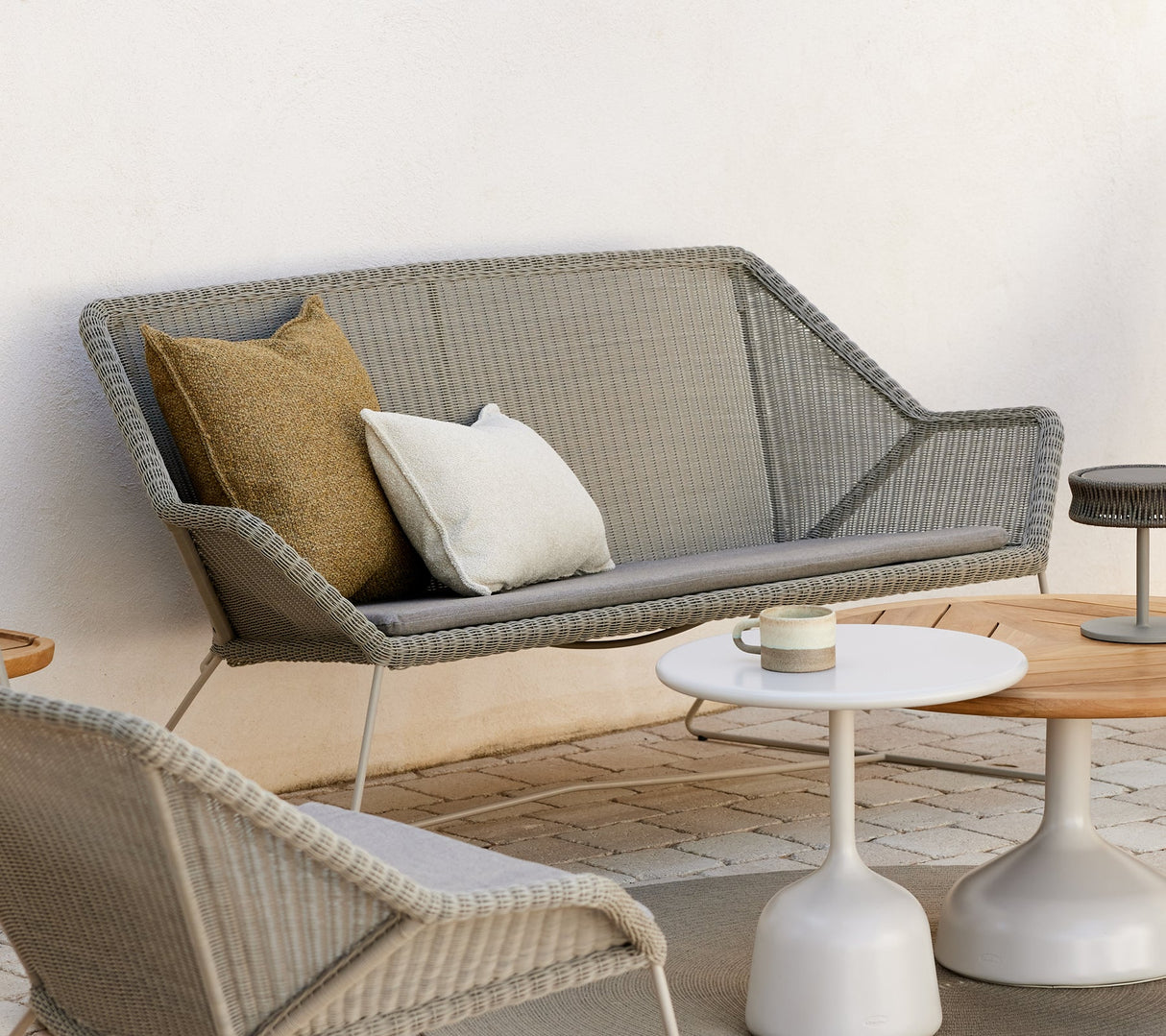 Breeze 2-seater sofa