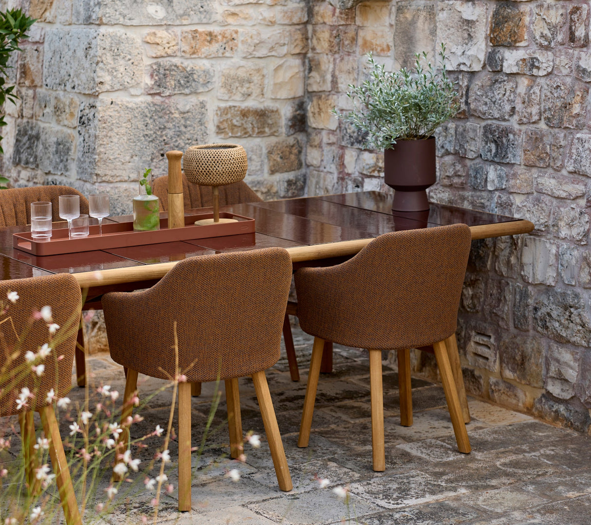 Choice chair with teak legs