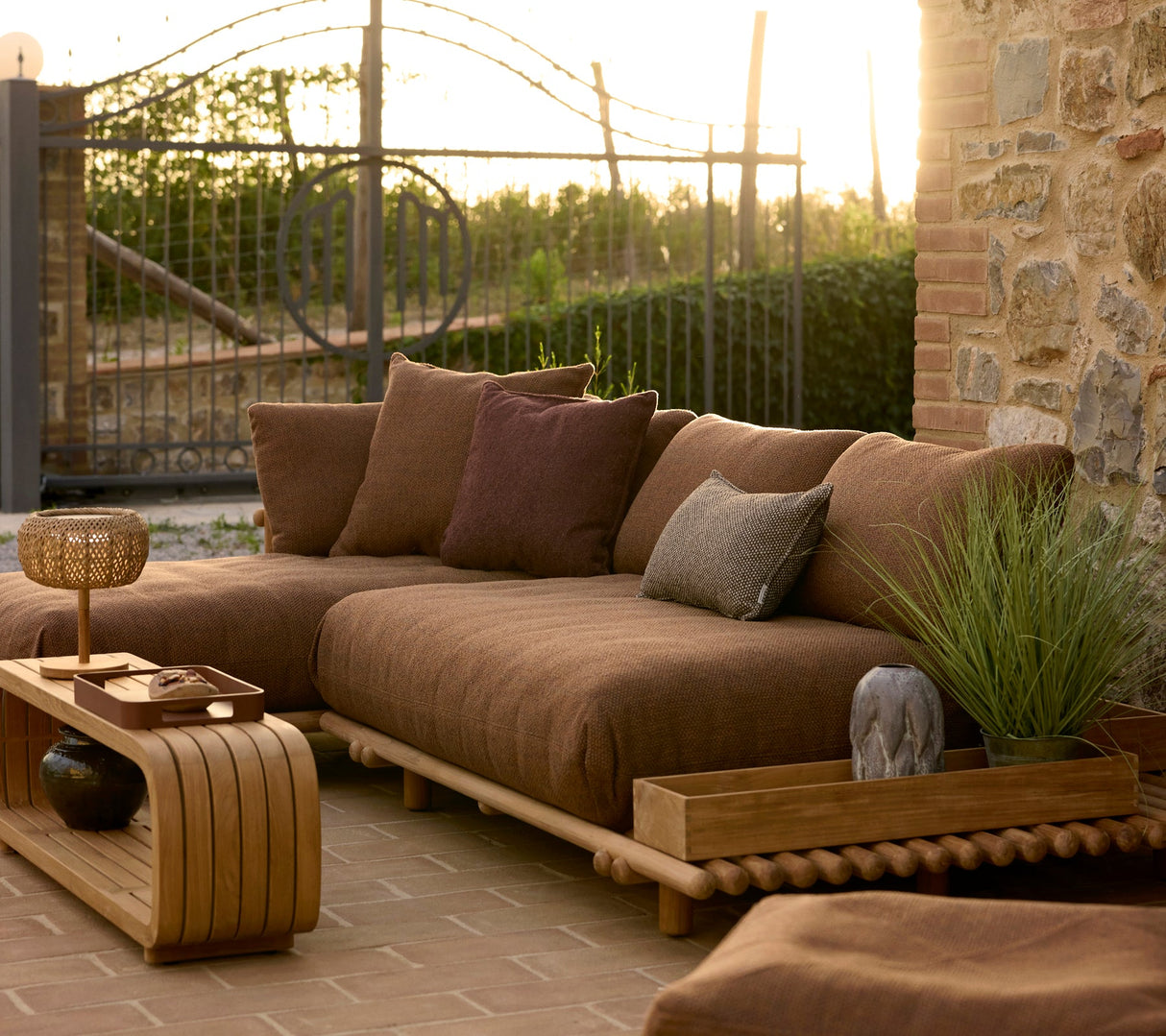 Sticks platform, corner sofa