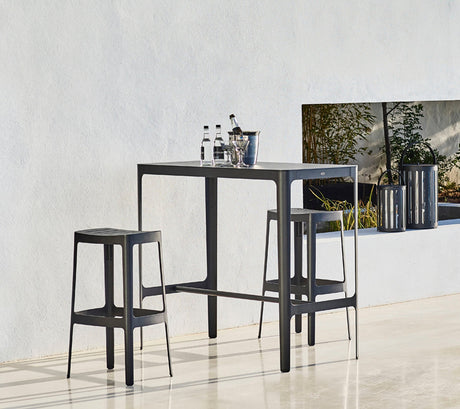 Cut bar chair