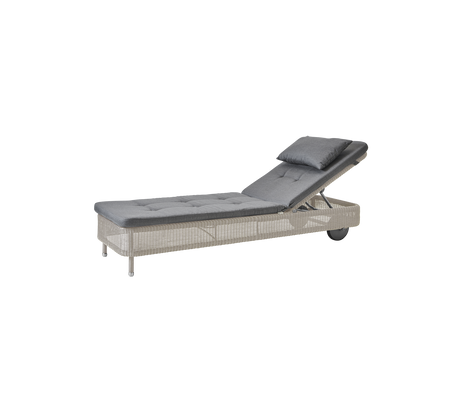 Presley sunbed