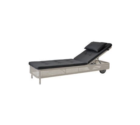 Presley sunbed