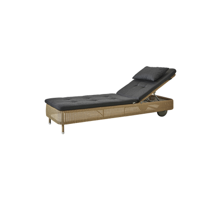 Presley sunbed