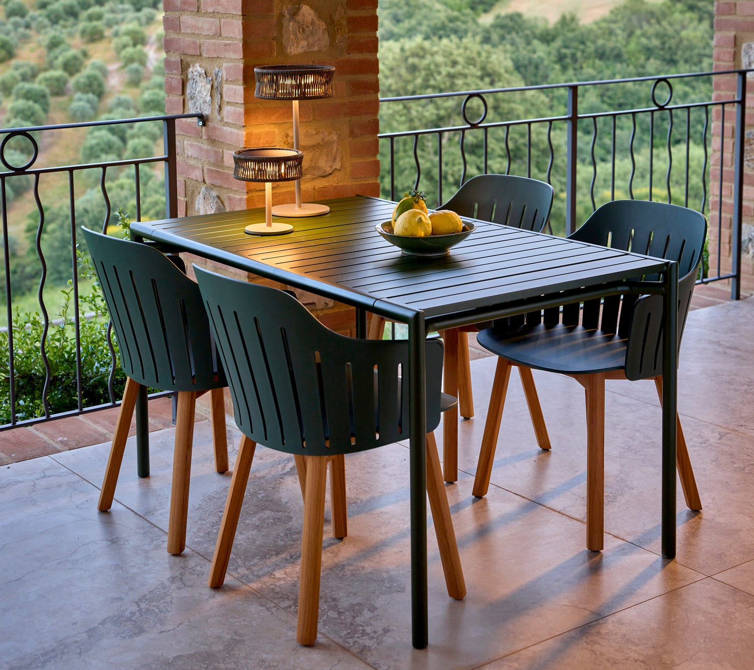 Bliss dining table rectangular