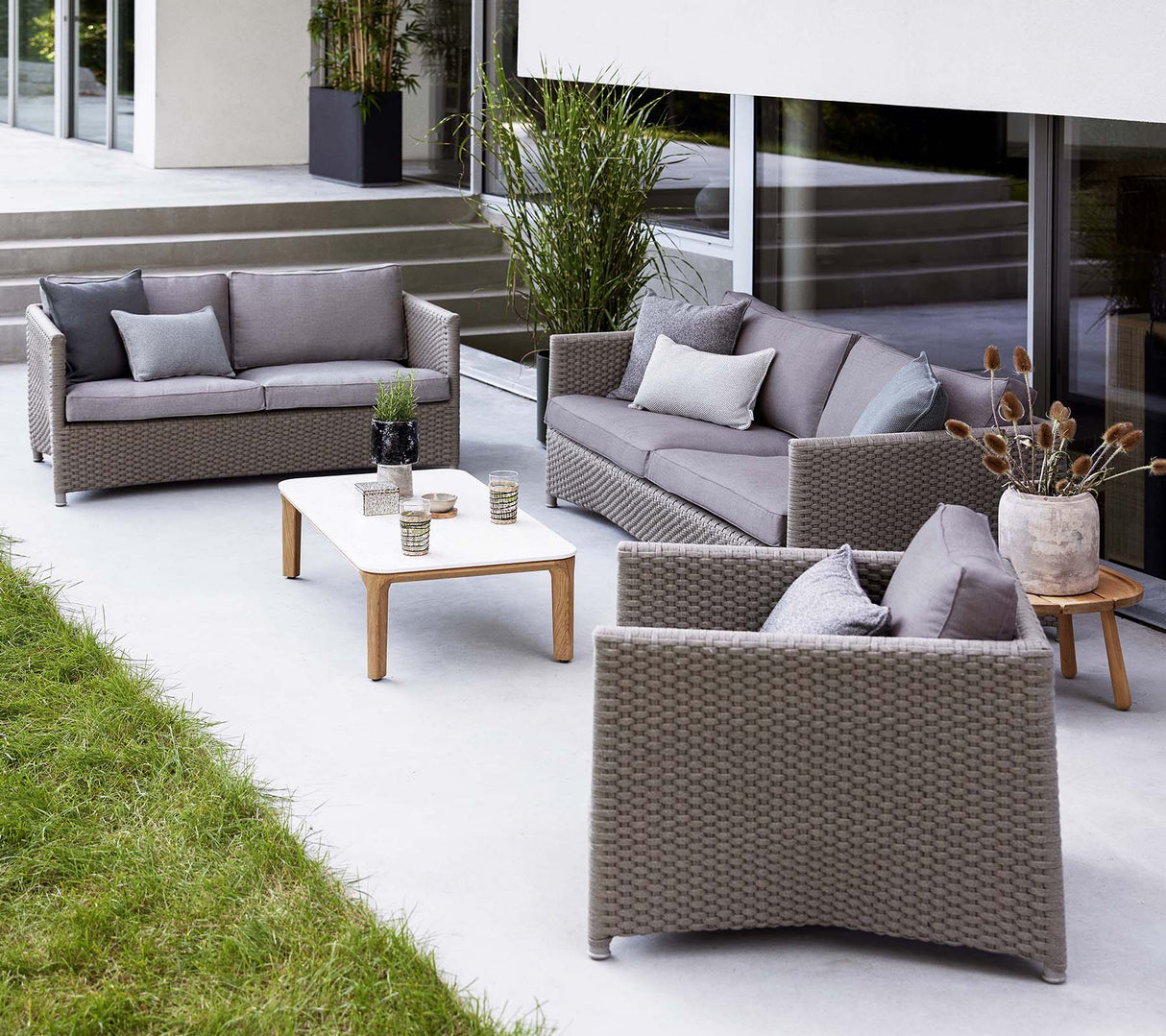 Diamond 2-seater sofa