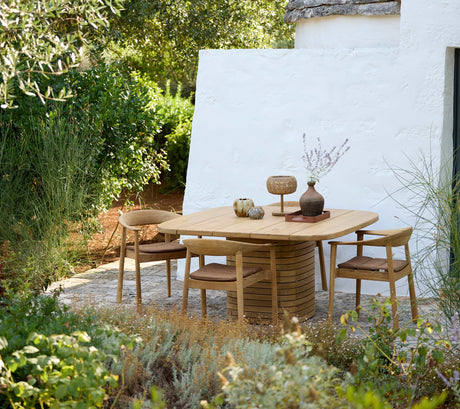 Mellow dining table, square