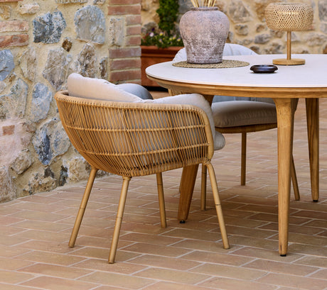 Stay chair, stackable