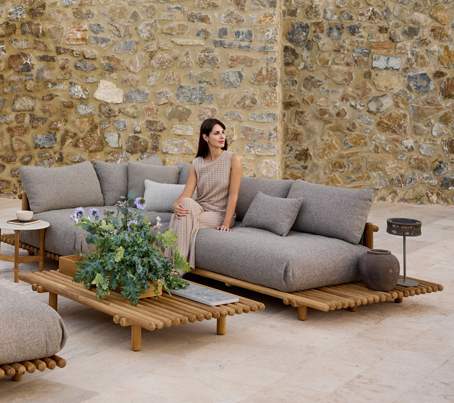 Sticks platform, corner sofa